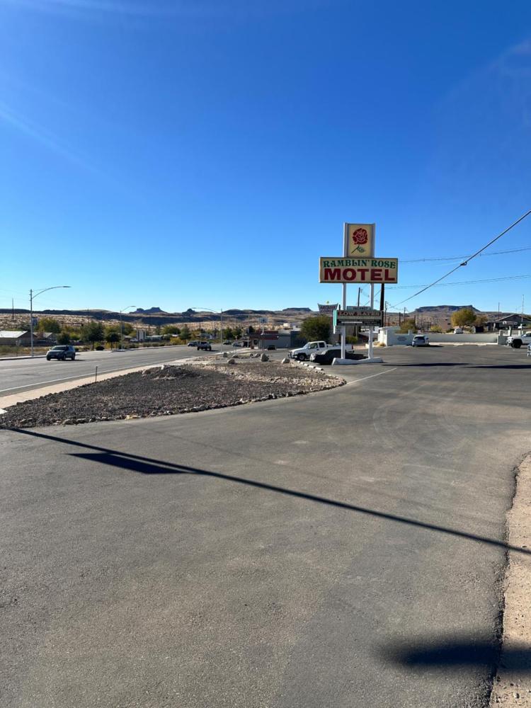 Ramblin Rose Motel